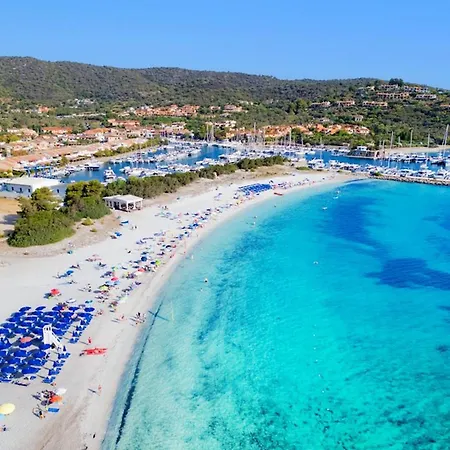 In Malamuri Near Budoni, 4 Beds With Private Outdoor Area Apartahotel Budoni